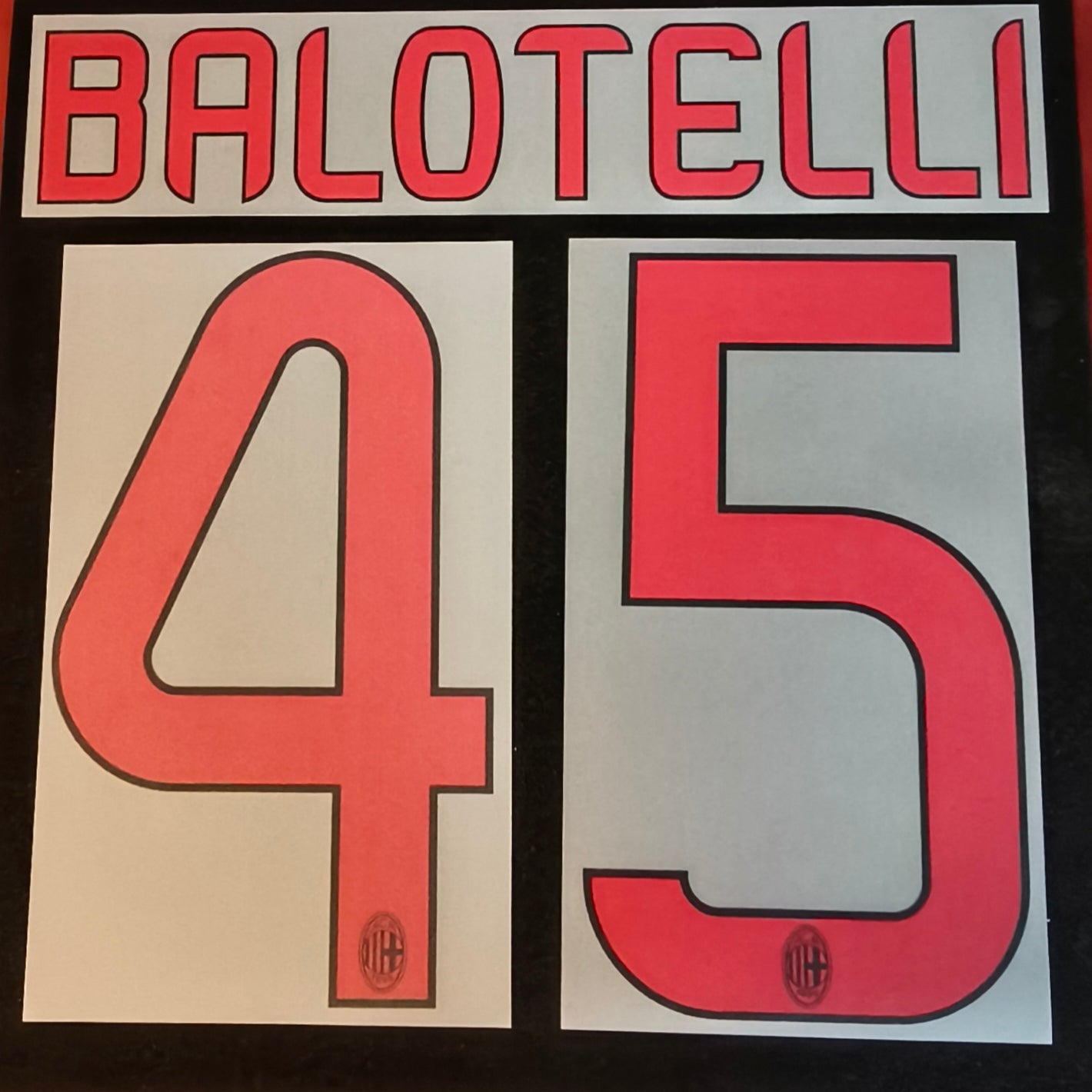 Balotelli nameset AC Milan