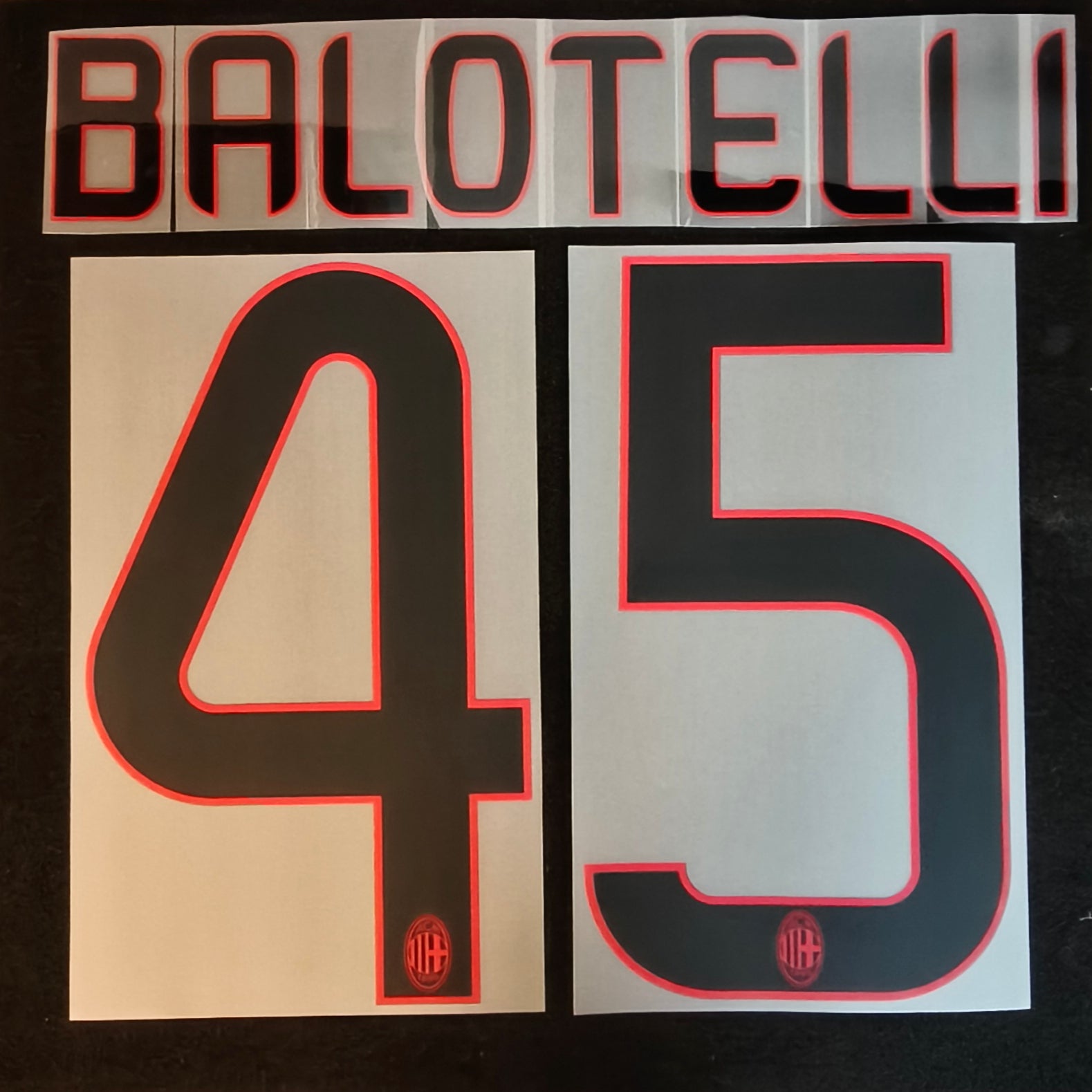 Balotelli nameset AC Milan